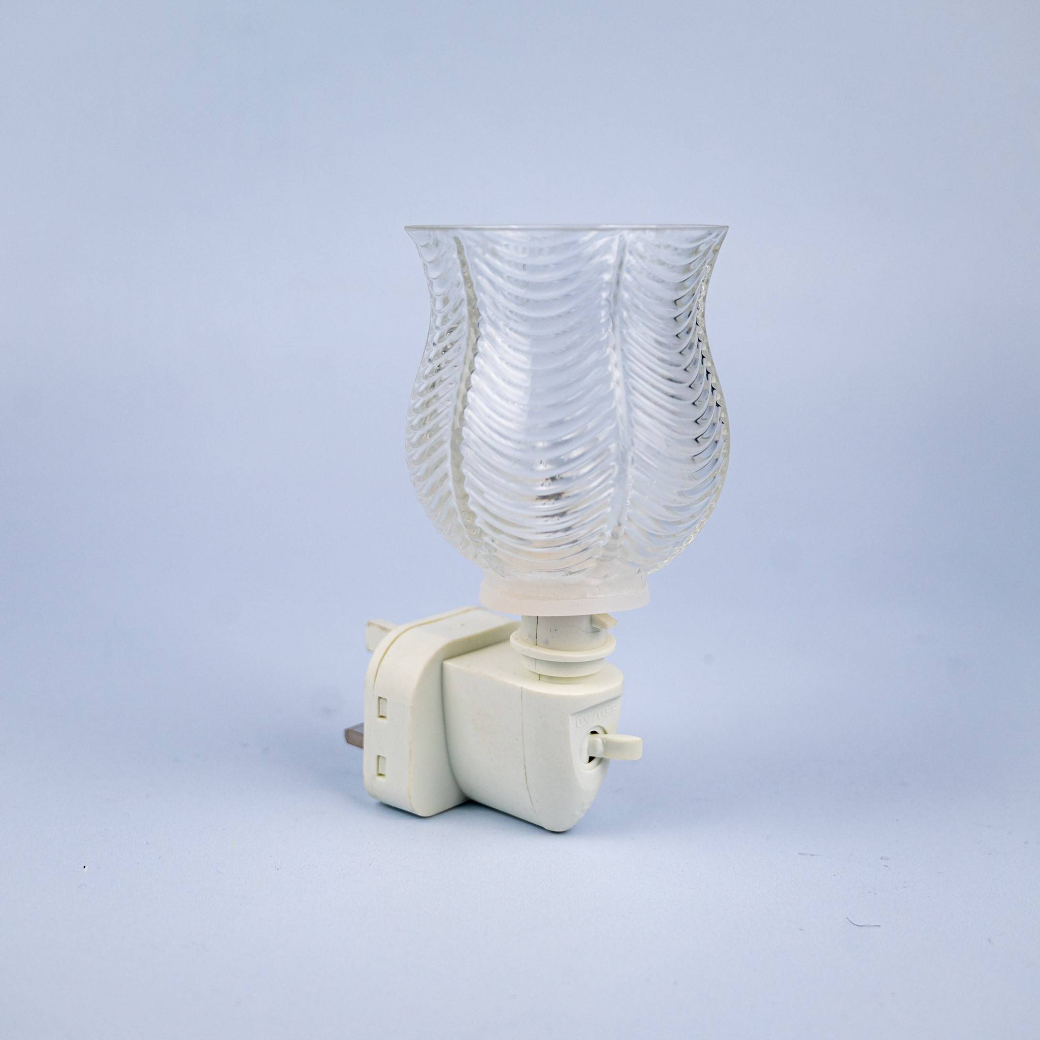 11979 Wax Warmer Ribbed Glass Plug-in Clear