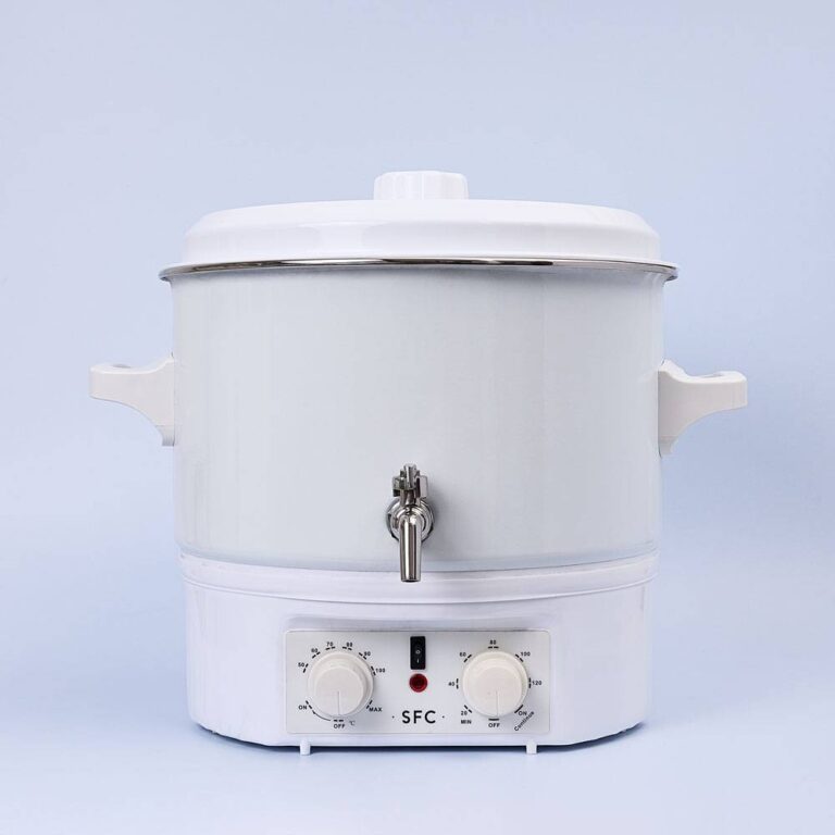 SFC 16L Wax Melter - White Enamel - Front
